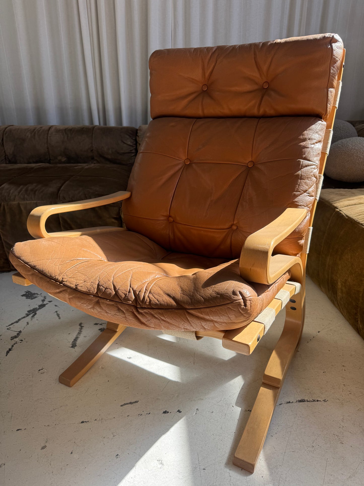 Vintage Skyline Leather Chair by Hove Mobler