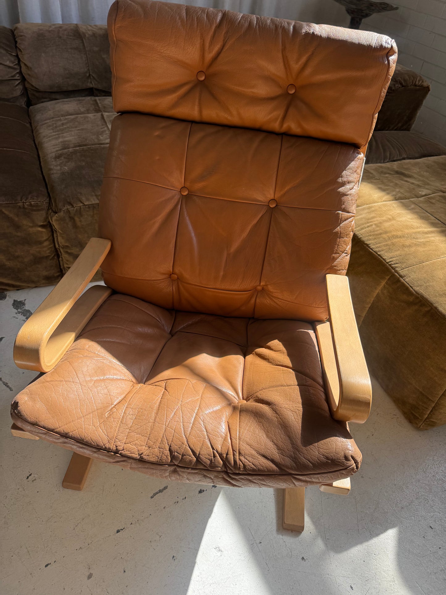 Vintage Skyline Leather Chair by Hove Mobler