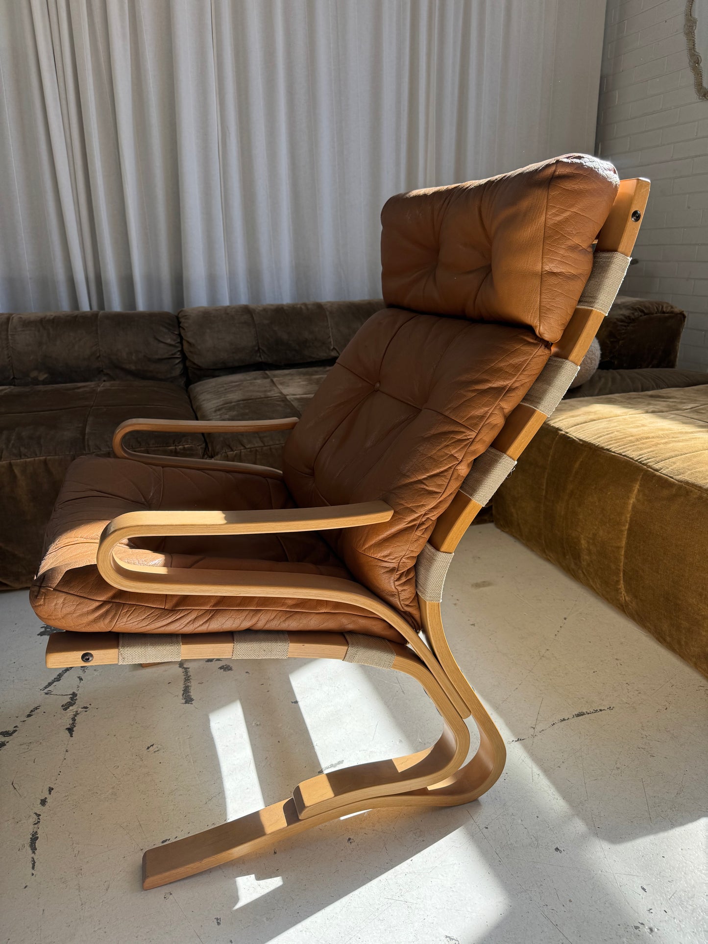 Vintage Skyline Leather Chair by Hove Mobler