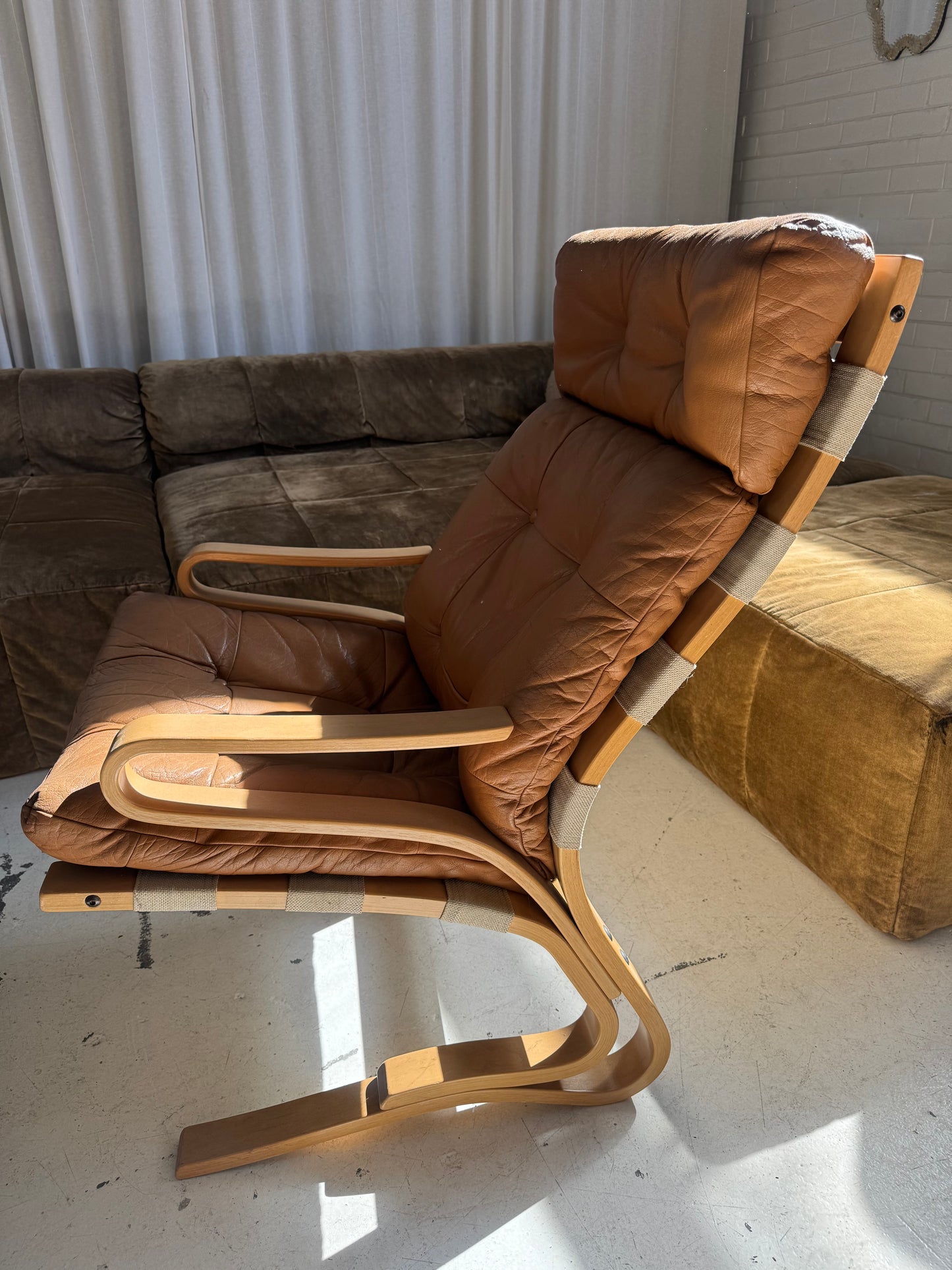 Vintage Skyline Leather Chair by Hove Mobler
