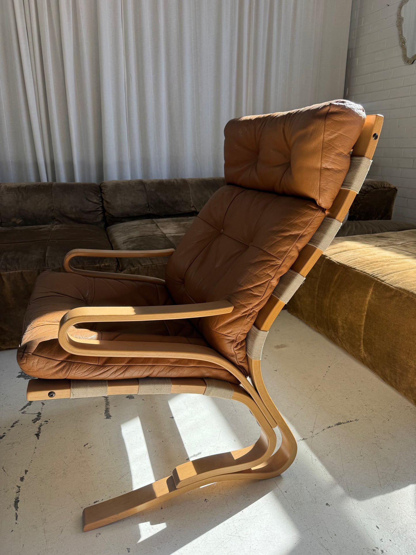 Vintage Skyline Leather Chair by Hove Mobler