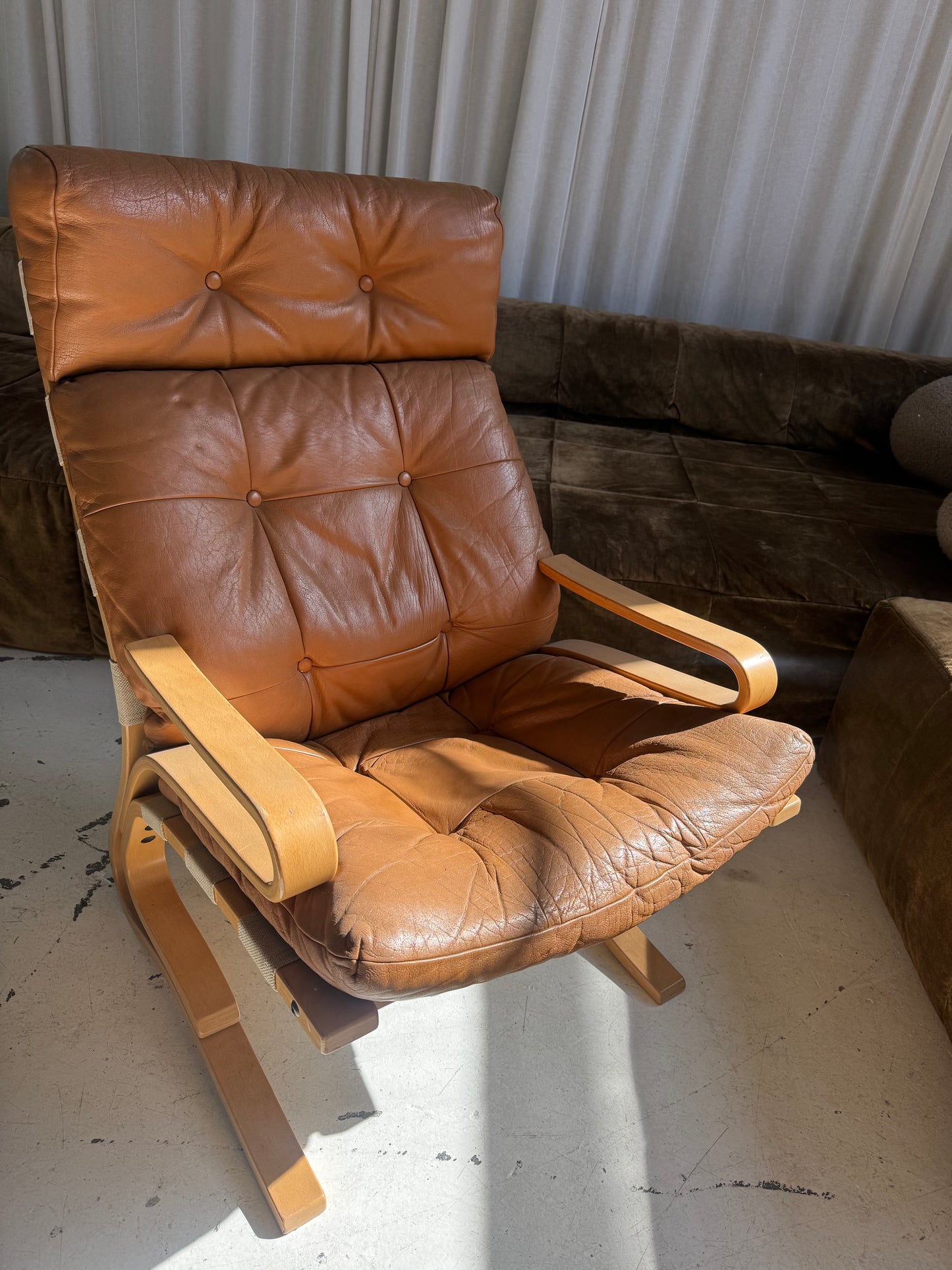 Vintage Skyline Leather Chair by Hove Mobler