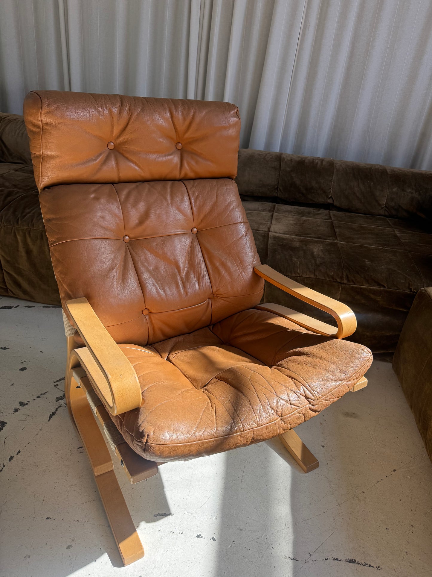 Vintage Skyline Leather Chair by Hove Mobler