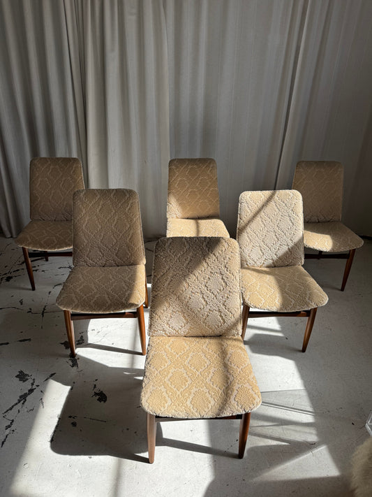 Parker Model 118 Dining Chair Set (6)