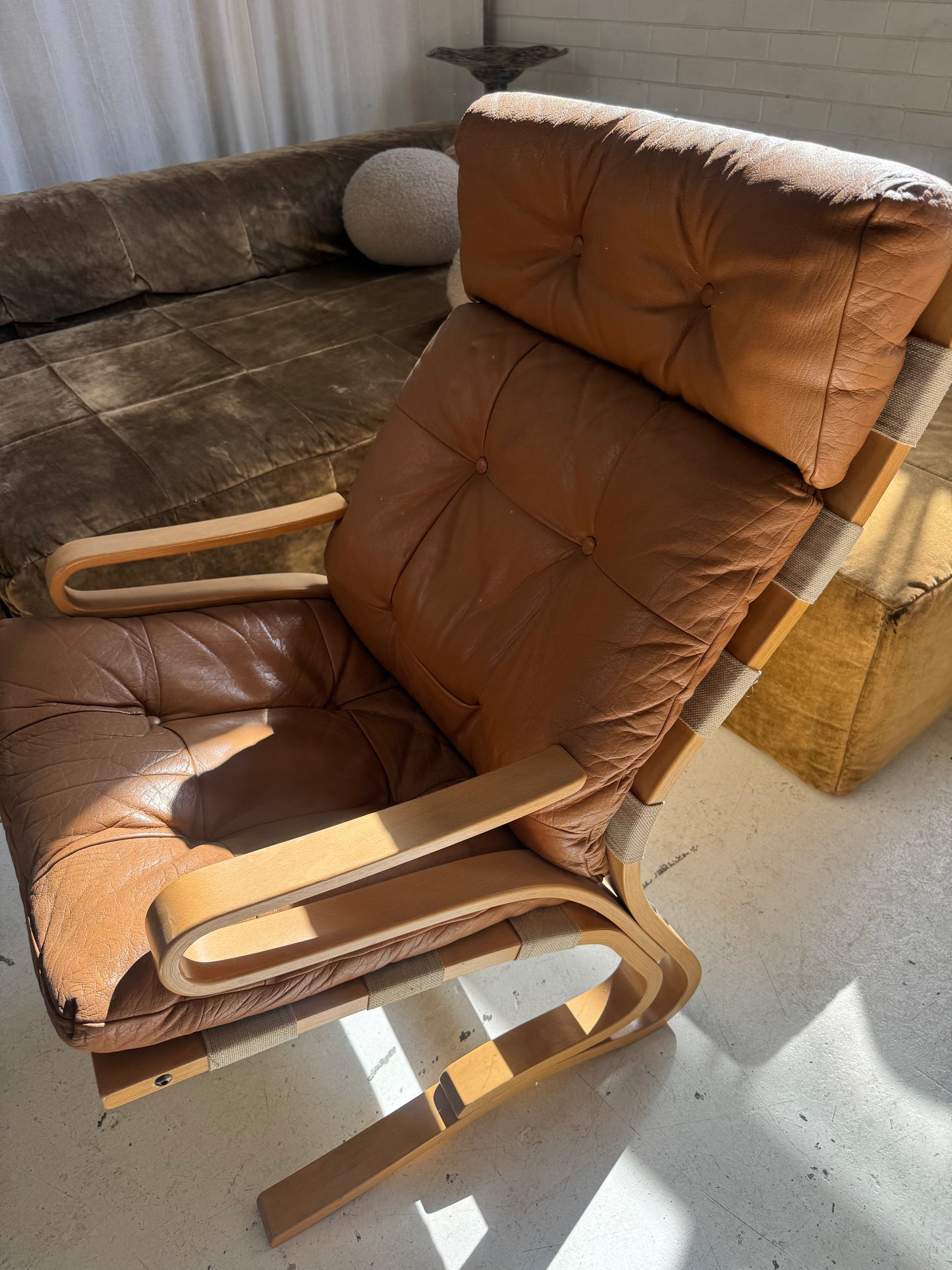 Vintage Skyline Leather Chair by Hove Mobler
