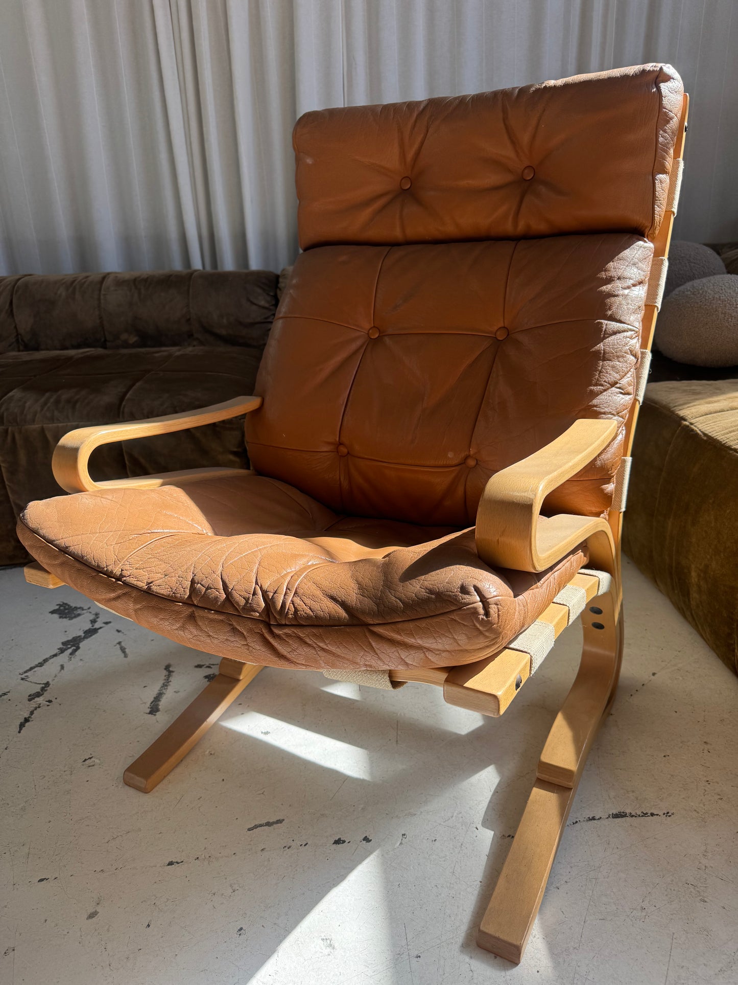 Vintage Skyline Leather Chair by Hove Mobler