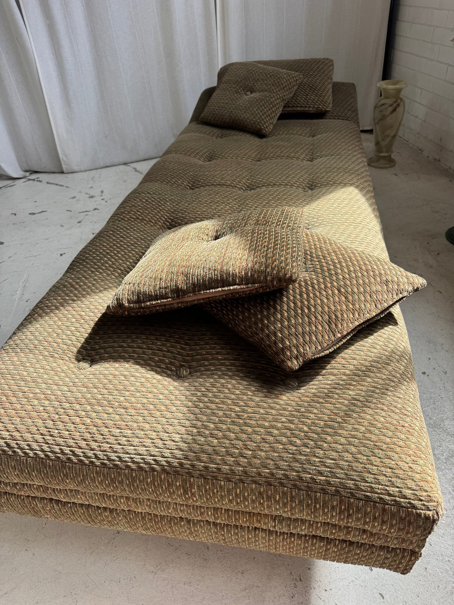 Vintage Daybed Sofa
