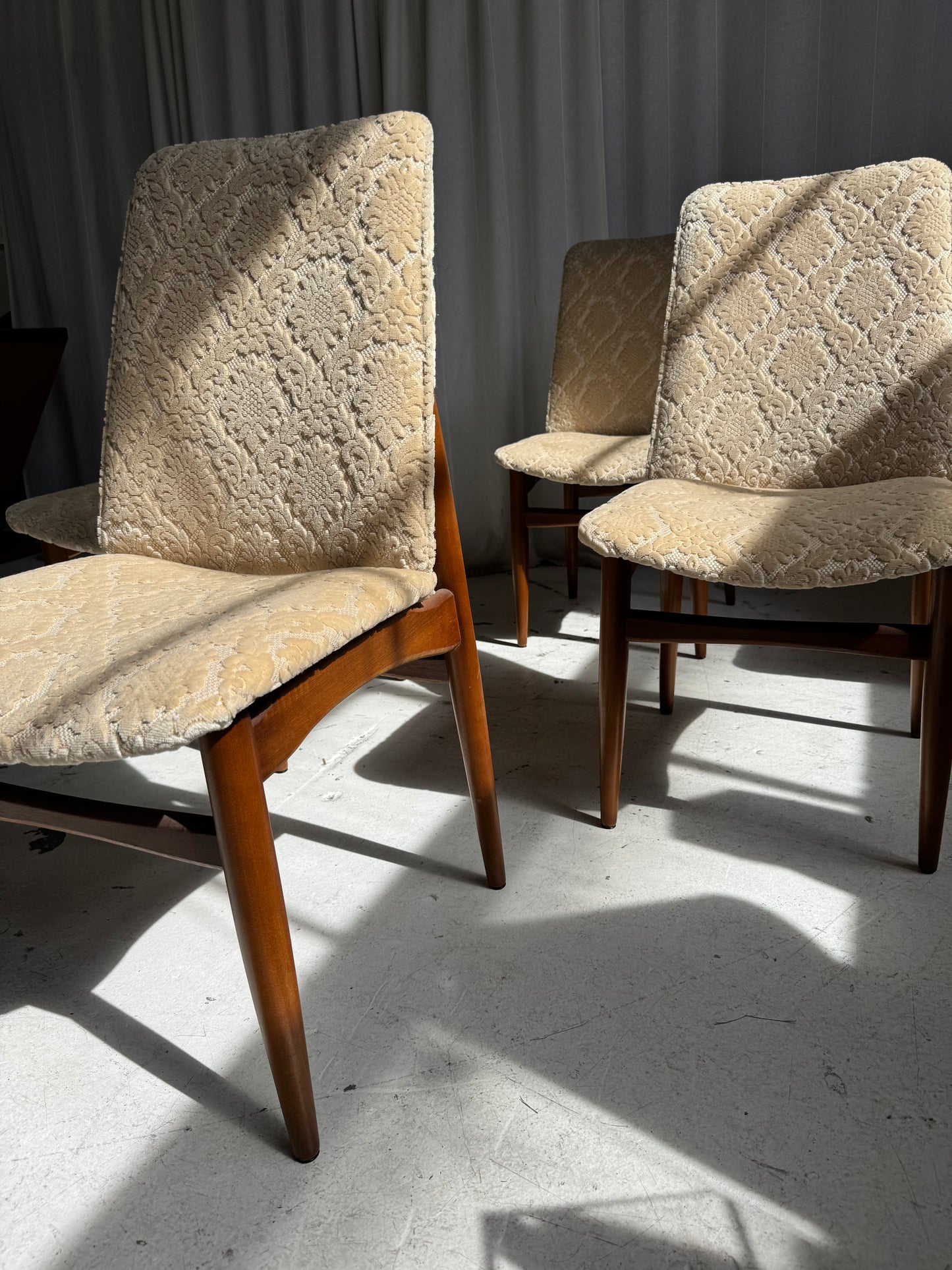 Parker Model 118 Dining Chair Set (6)