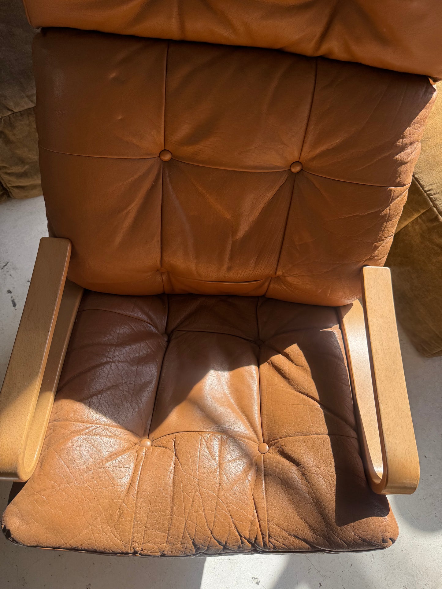 Vintage Skyline Leather Chair by Hove Mobler