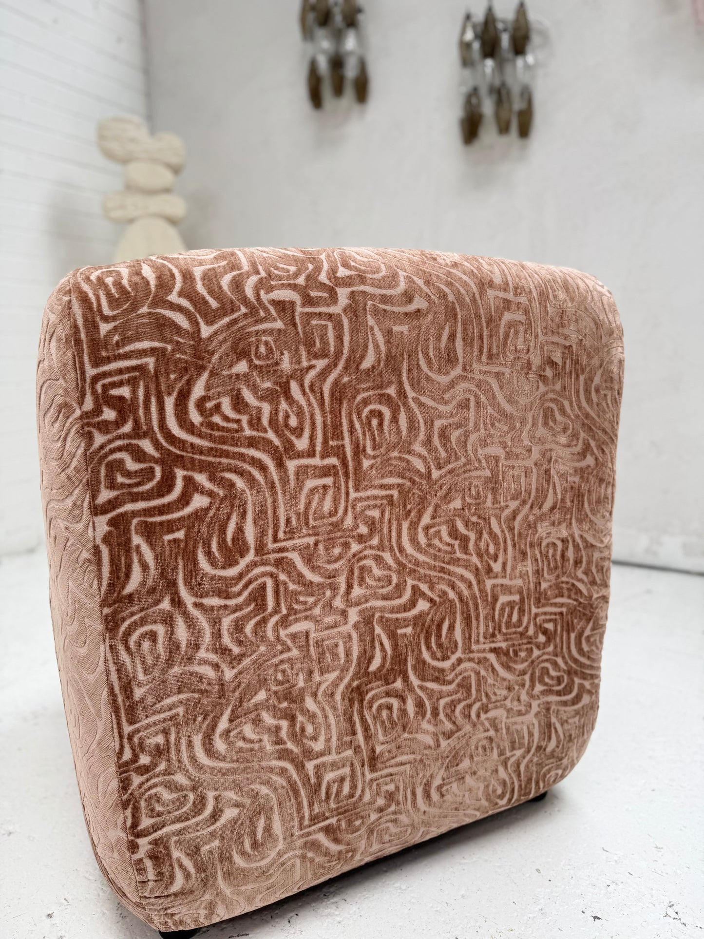 Featherston Numero IV Chair