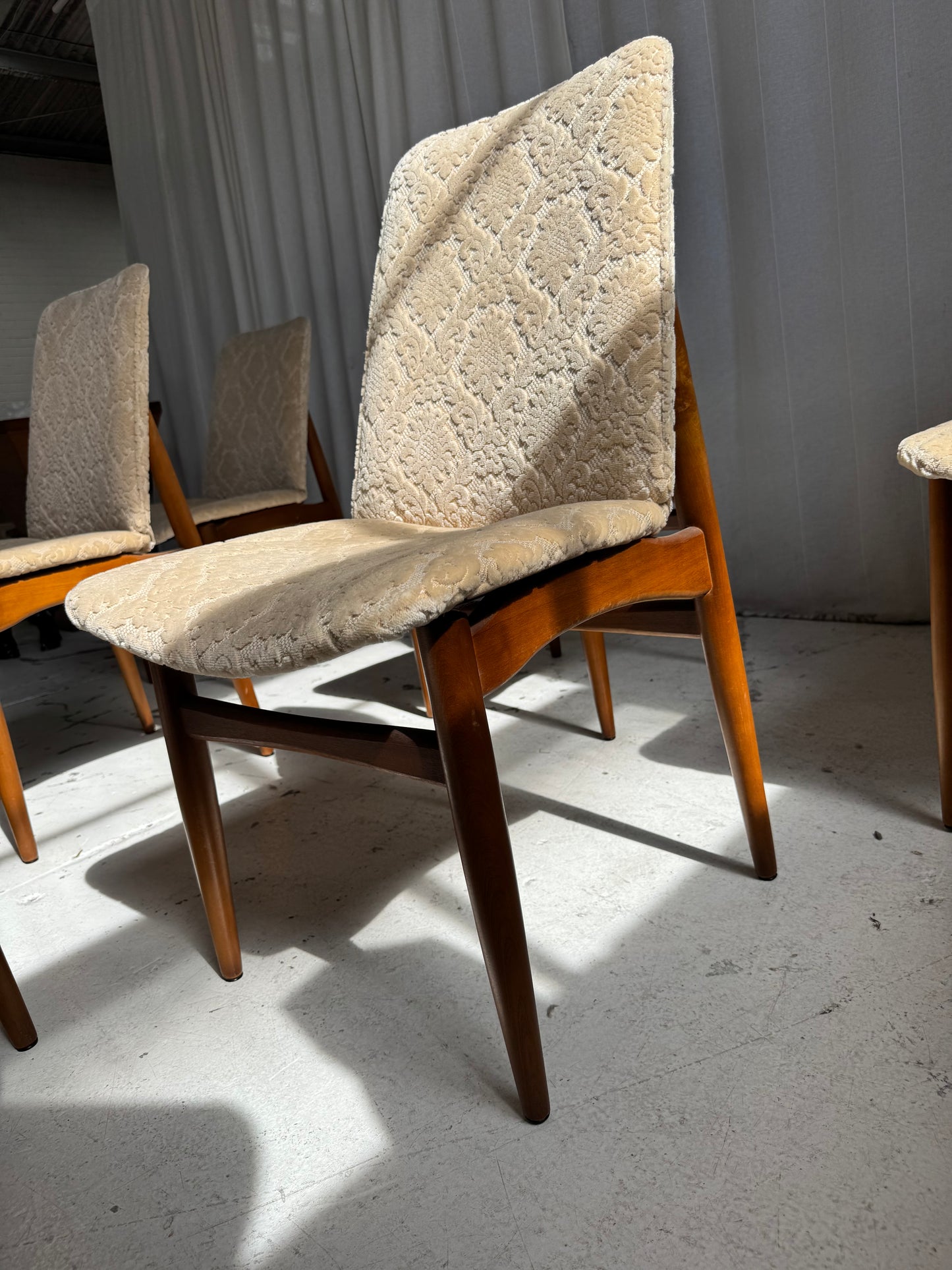 Parker Model 118 Dining Chair Set (6)