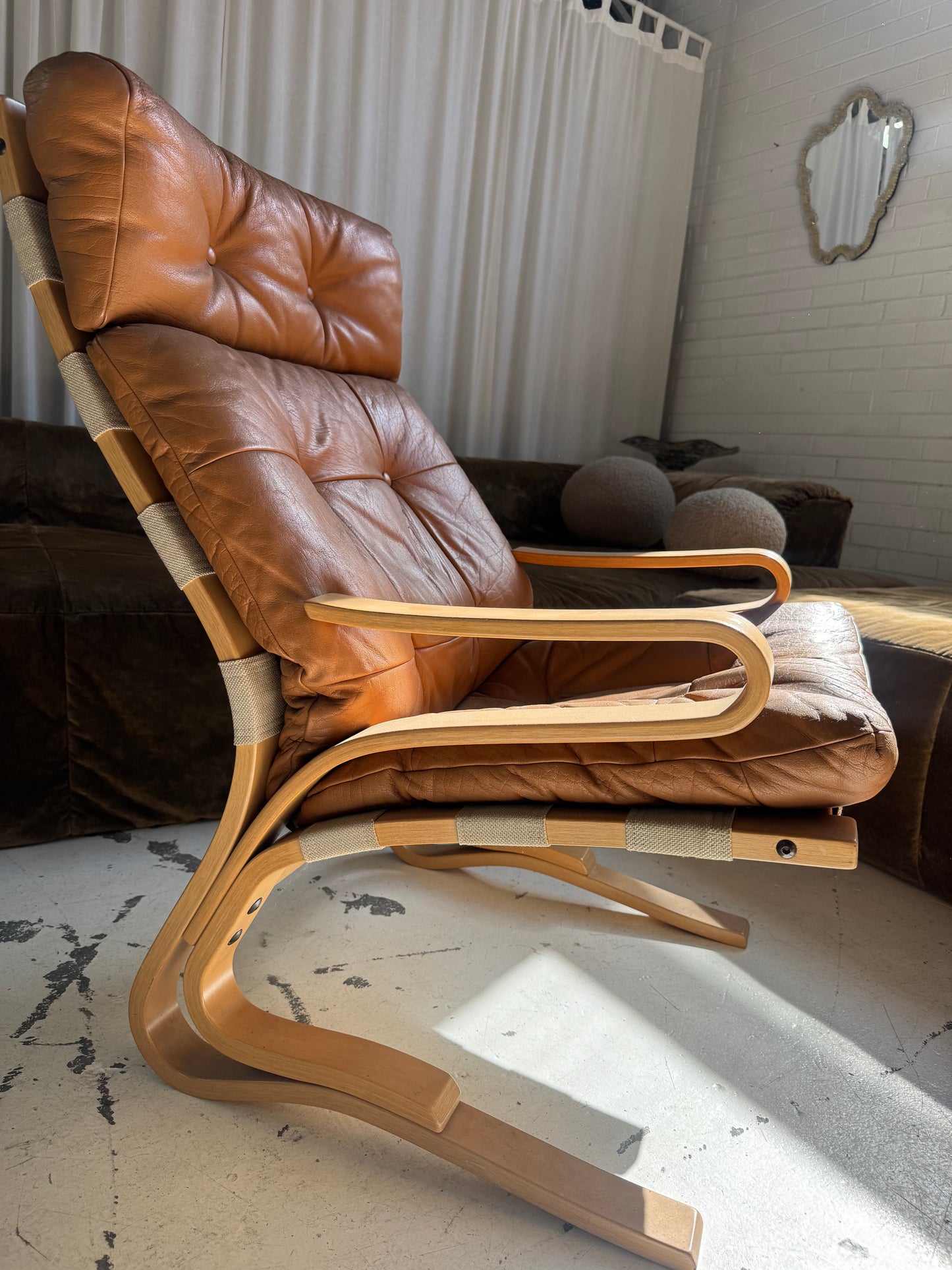 Vintage Skyline Leather Chair by Hove Mobler